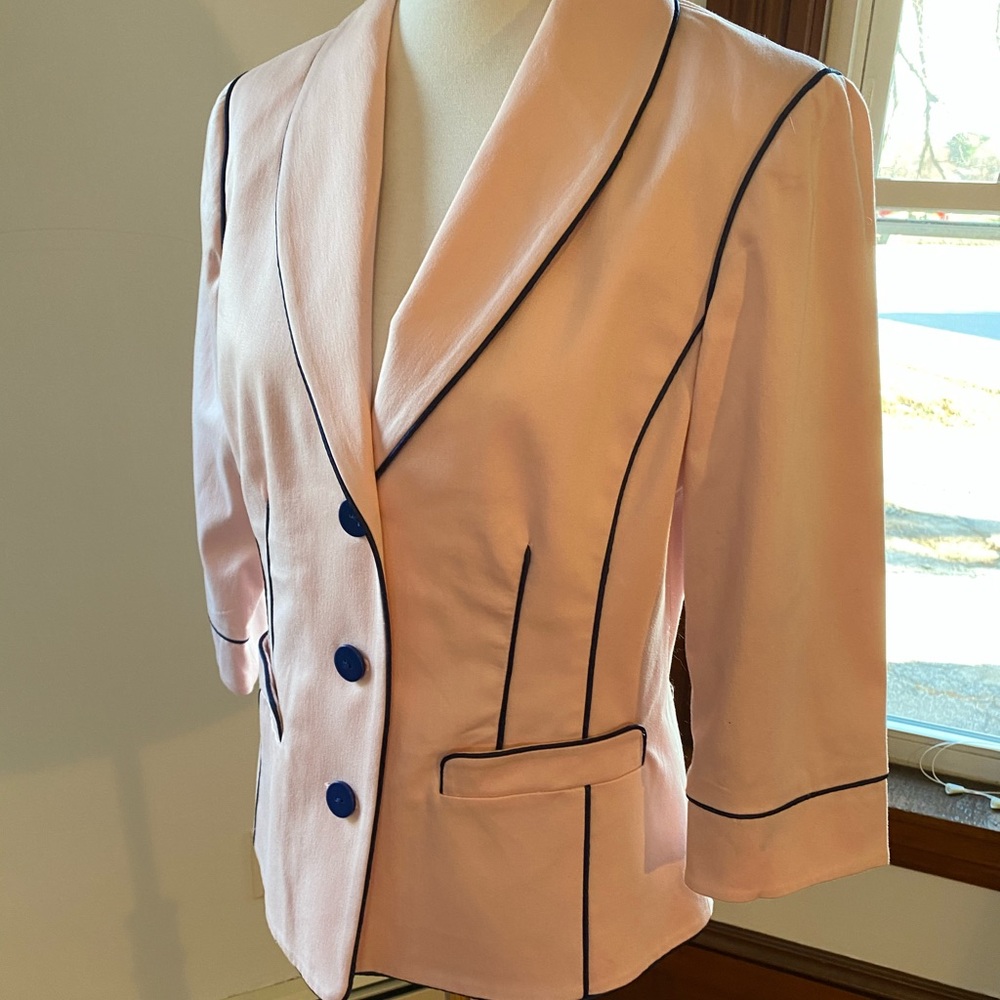 Pink classic blazer size medium, dry cleaned.
